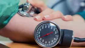 65 岁后体检别盲目！钟南山提醒抓重点，避开花哨项目，聚焦关键检查