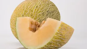 练腹肌可以吃哈密瓜吗