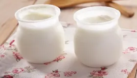 做酸奶用全脂还是脱脂牛奶