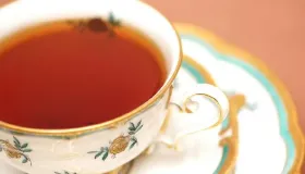 黄芪桂圆干泡水的功效 黄芪桂圆干泡水的食用方式和注意事项
