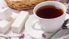 葛根与枸杞泡水的功效 葛根和枸杞泡水一天喝多少合适