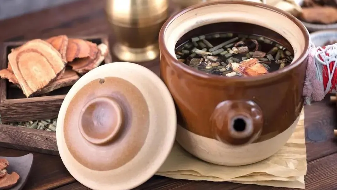 解锁百会穴神奇功效：防脱发、减头屑，从案例看如何巧用穴位改善脱发插图1