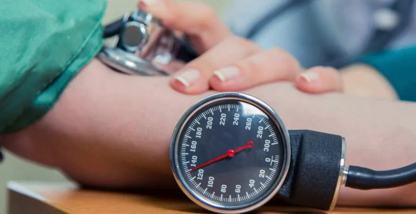 65 岁后体检别盲目！钟南山提醒抓重点，避开花哨项目，聚焦关键检查插图