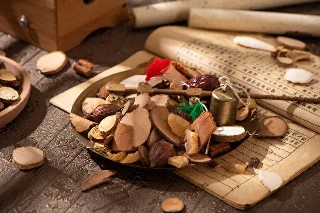 中药使用秘籍：11 种常见中药的正确打开方式与通用注意事项插图