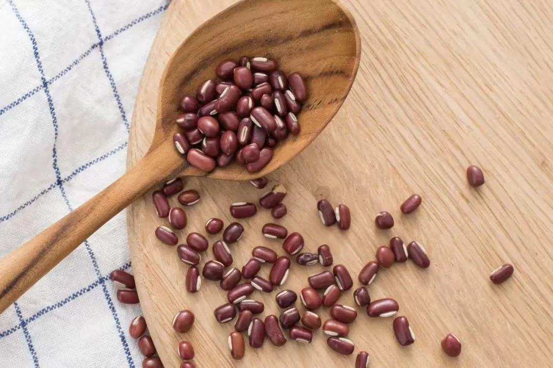 岭南春日祛湿指南:识别湿气与巧用中药食疗插图5 岭南春日祛湿指南:识别湿气与巧用中药食疗插图5