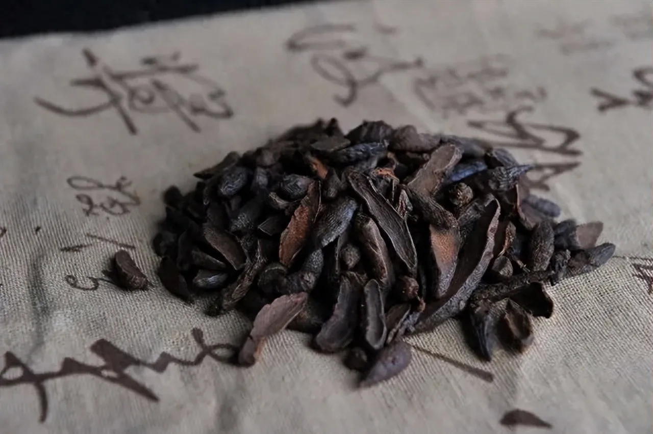 脱发久治不愈？揭秘 “瘀血堵塞型脱发” 及王清任妙方，重拾浓密秀发插图