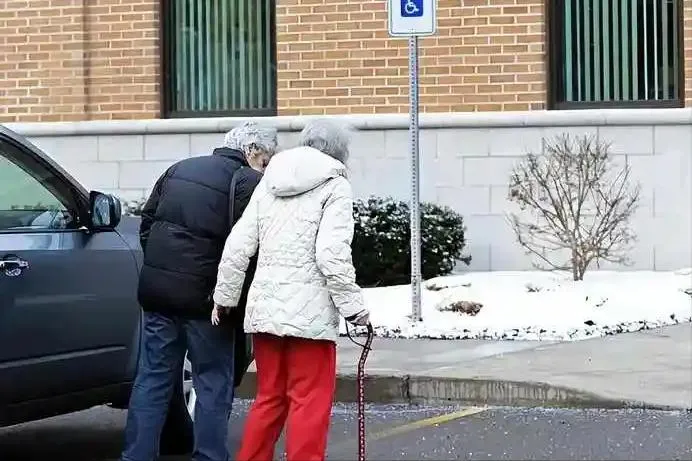 冬季冠心病防护：避开这些高危行为，守护心血管健康插图2