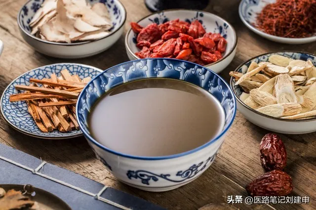 乌梅丸和半夏泻心汤治疗上热下寒的选择，一篇说清、讲透。插图4