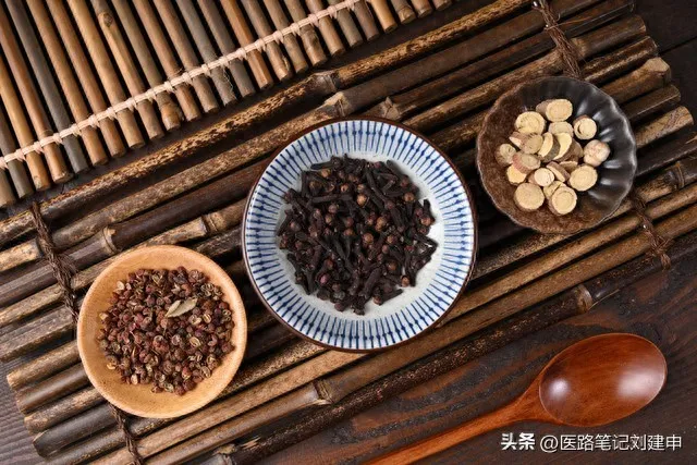 桂枝茯苓丸加味治疗难治性面部痤疮有效案例插图