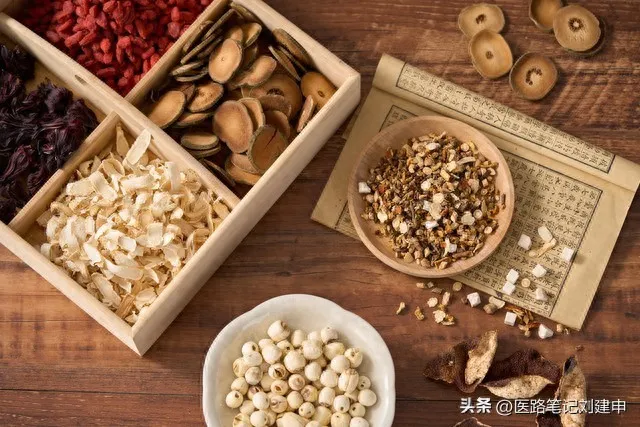 乌梅丸和半夏泻心汤治疗上热下寒的选择，一篇说清、讲透。插图