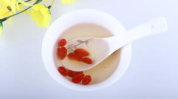 鸽子加什么炖汤好插图2