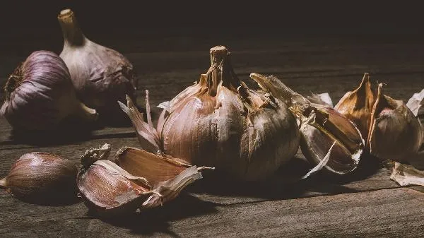 为什么有些人吃蒜后味大插图2