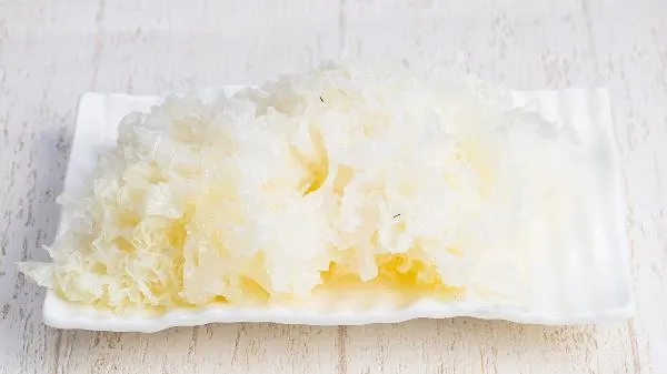 雪耳和银耳的区别插图1