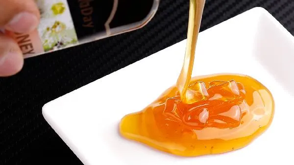 老年人能喝蜂蜜吗 九类食物不可同吃插图