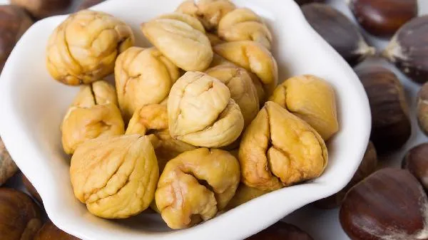 糖炒栗子怎么剥壳插图1