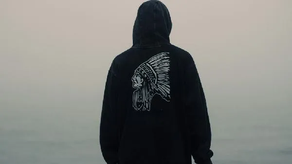 隔着衣服晒太阳有效吗插图