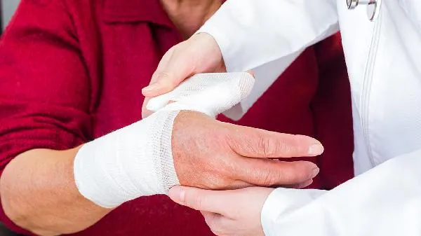 脱臼的处理方法是什么插图