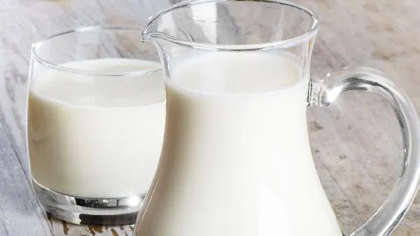 纯牛奶可以倒开水里吗插图2