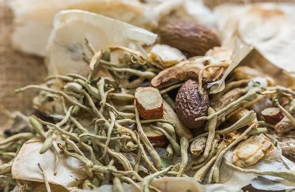 鲜黄花菜怎么去除毒素插图2