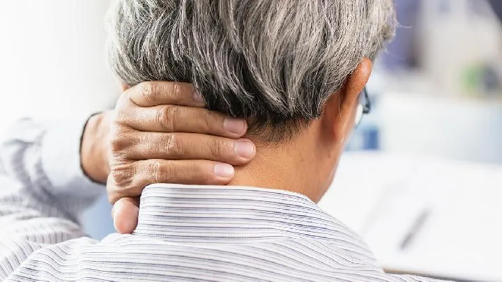 老人为什么容易失眠 老人如何治疗失眠插图1