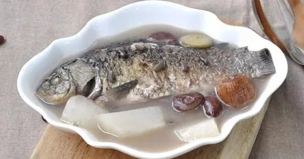 鲫鱼汤怎么做好吃又简单插图