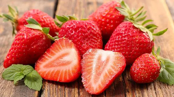 吃了发霉的草莓会怎么样 草莓发霉是什么原因插图