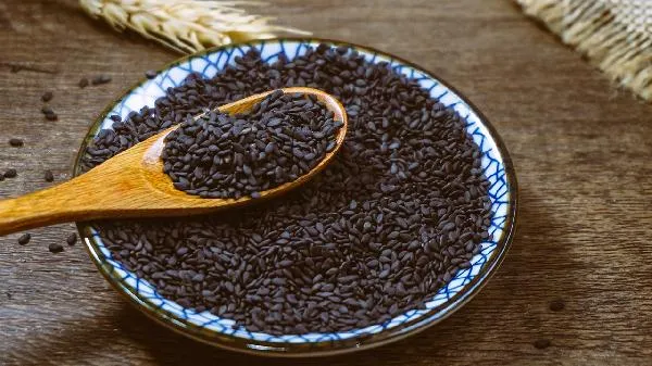 黑芝麻生吃和熟吃哪个效果好插图