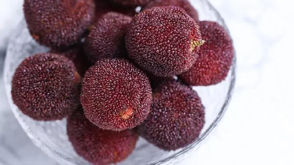 自己泡杨梅酒的方法 杨梅酒一般泡多久就可以拿出来了插图1