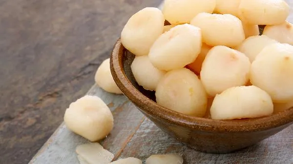 荸荠泡酒的功效 荸荠泡酒要去皮吗插图1