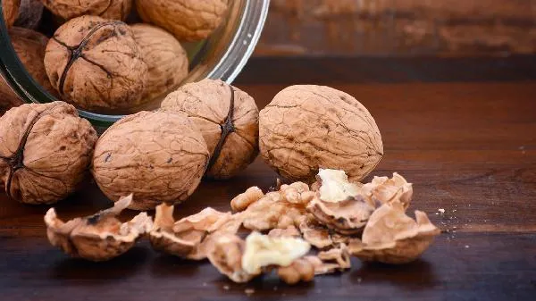 核桃怎样去掉桃仁上的皮插图