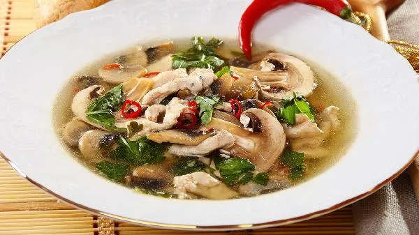 鸽子炖汤怎么炖比较补气血插图1