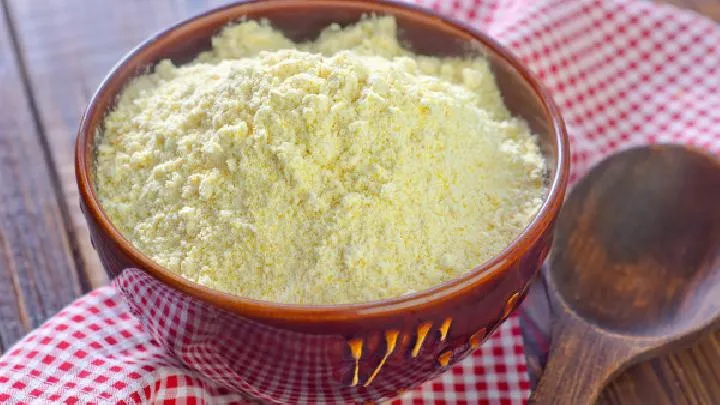 面粉受潮还能吃吗，最好不要吃了插图