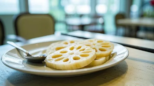 藕丁怎么炒好吃儿童吃插图