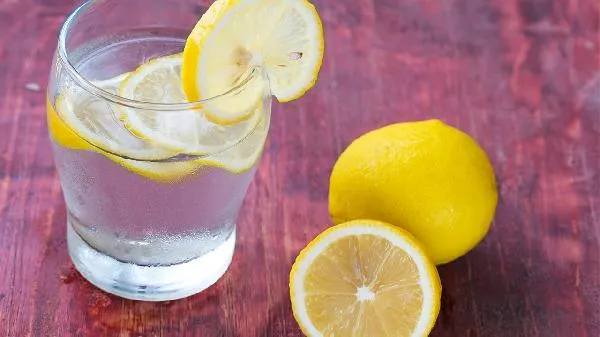 黄芪桂圆干泡水的功效 黄芪桂圆干泡水的食用方式和注意事项插图