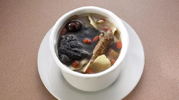 黄芪、陈皮、红枣、枸杞泡水喝的功效插图